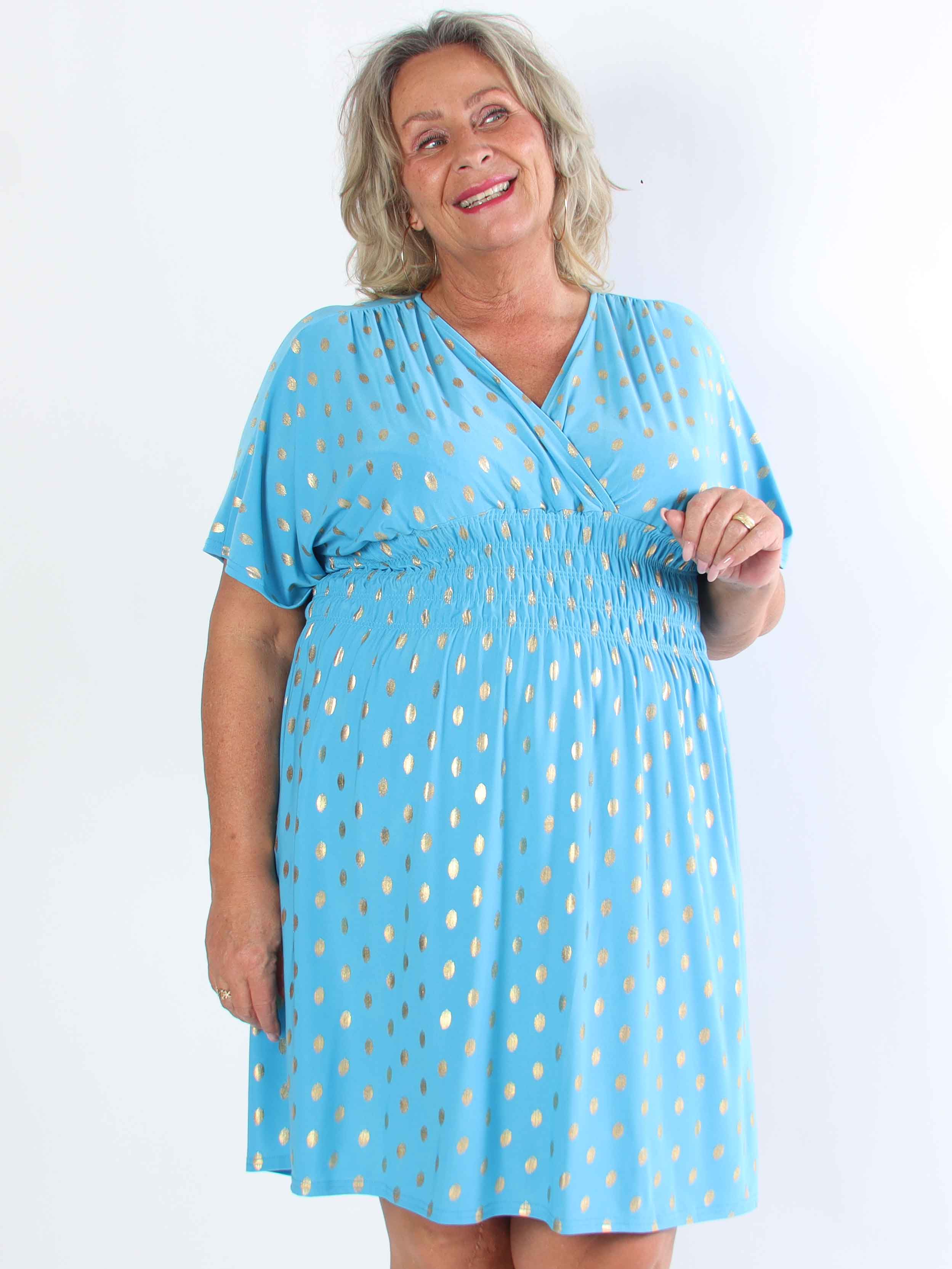 Pams Dot Short - Elastisk klänning i plus size med guldprickar